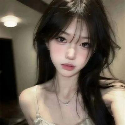 霓虹灯下的圣教士